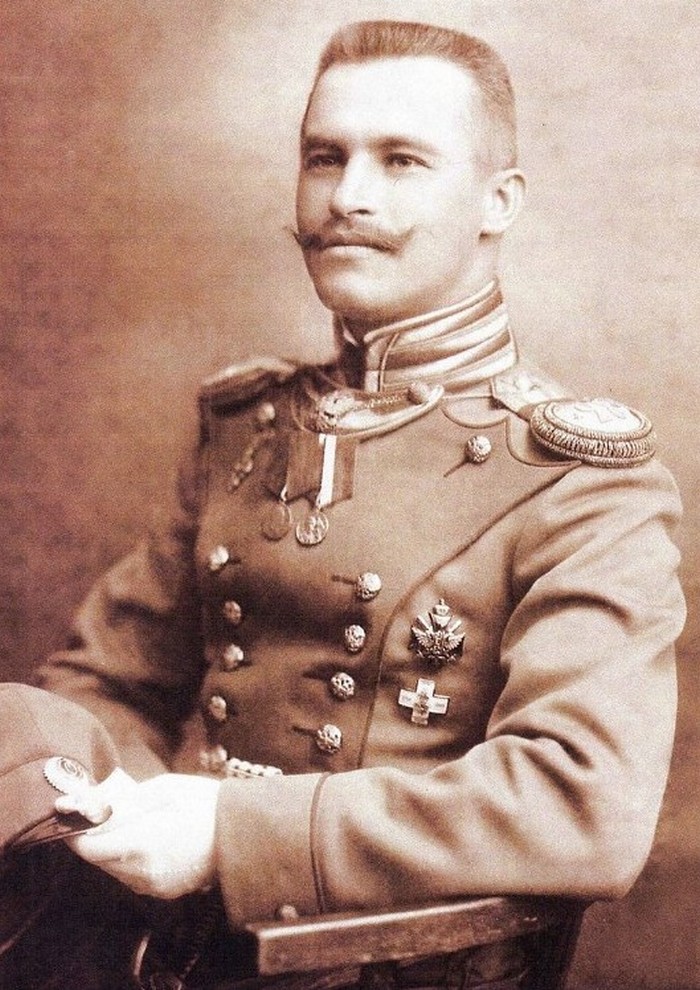 Поручик Лосиевский Лев Дионисьевич в форме Полоцкого 28-го пехотного полка, мундир 1913-1916 гг.